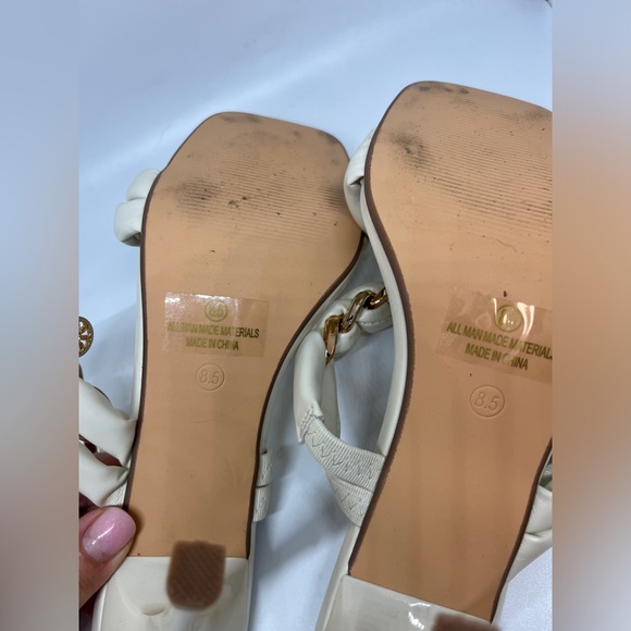 Venus Women's Cream and Gold Sandals size 8.5 - Picture 13 of 16